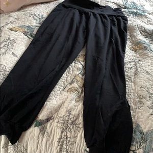 NWOT LOTUS black yoga pants with side slots sz L